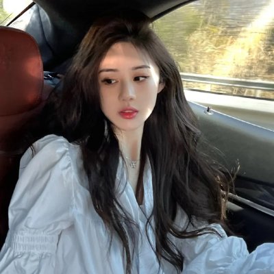 顶流绯闻绯闻澄清适得其反，双方工作室齐声否认，前后半年持续发酵